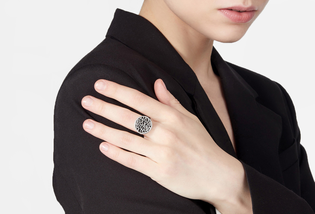 Кольцо серебряное LUTA, Гусиная лапка 18 мл
Кольцо серебряное LUTA, Гусиная лапка 18 мл