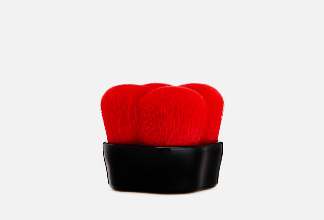 Изображение товара Кисть для макияжа Shiseido Hanatsubaki с четырьмя лепестками и технологией Hidden Core