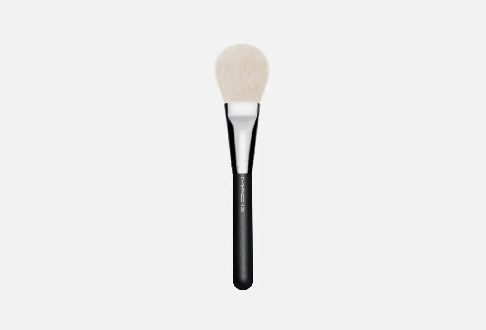 MAC КИСТЬ КОСМЕТИЧЕСКАЯ 135S Large Flat Powder Brush 1 шт — купить в