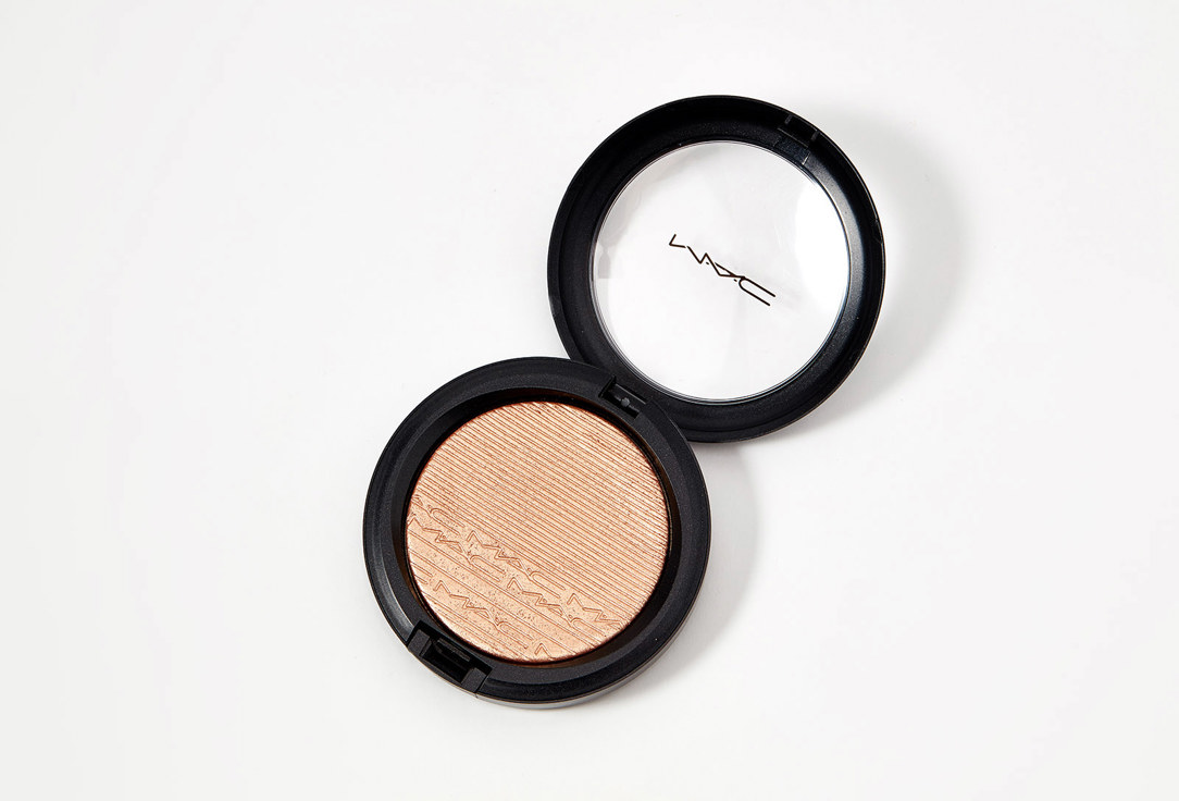 MAC КОМПАКТНАЯ ПУДРА С ЭФФЕКТОМ СИЯНИЯ EXTRA DIMENSION SKINFINISH