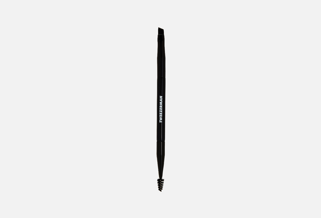 Изображение товара двухсторонняя скошенная кисть для бровей TWEEZERMAN Angled brow brush