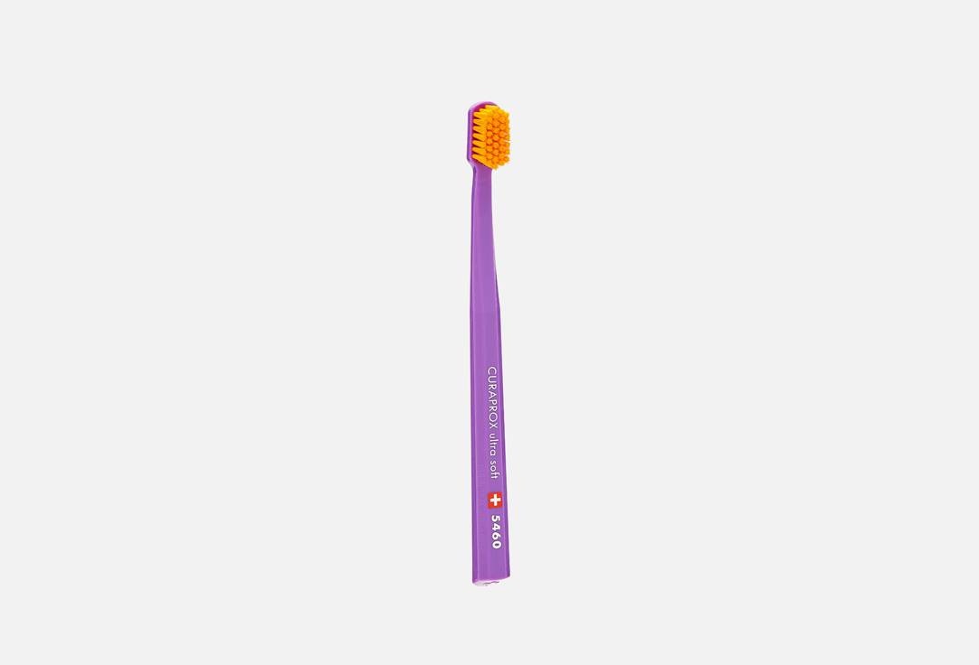 Зубная щетка, фиолетовая CURAPROX Ultrasoft d 0,10мм 1 шт зубная щетка сиреневая curaprox ultrasoft d 0 10мм 1 шт