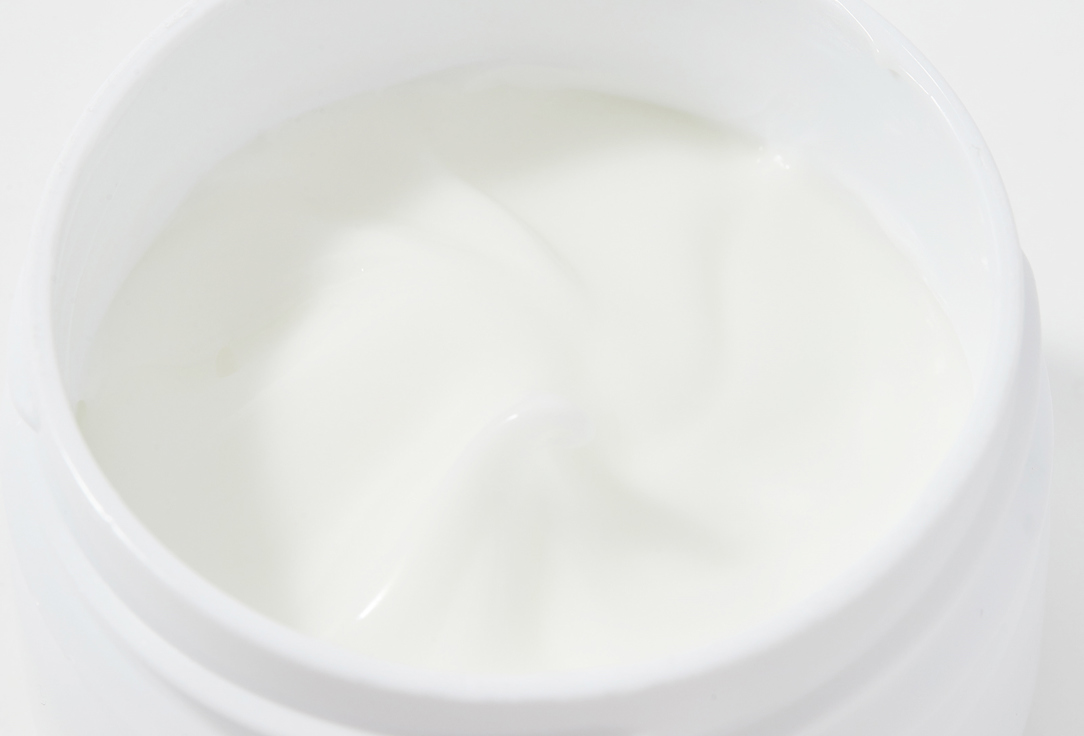 Крем для лица для нормальной кожи с гиалуроновой кислотой и маслом ши OZ! OrganicZone  Face cream for normal skin with hyaluronic acid and shea butter 