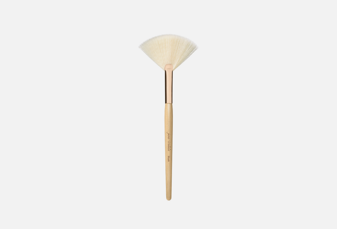 jane iredale кисть для нанесения макияжа white fan brush для румян скульптора бронзера хайлайтера Кисть JANE IREDALE White Fan Brush 1 шт