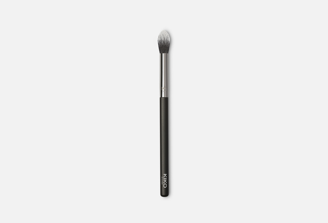Изображение товара Кисть для точного нанесения теней KIKO MILANO Eyes 66 pointed blending brush
