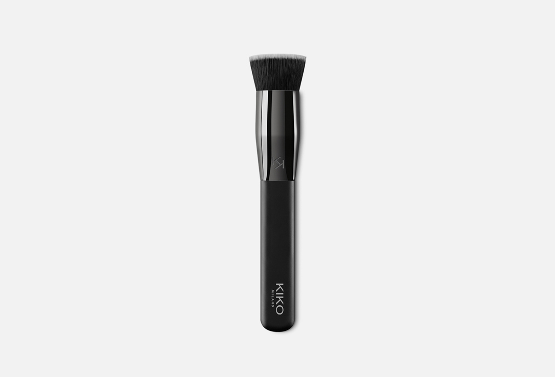

Кисть с плоским краем для нанесения жидких средств или мусса KIKO MILANO, Face 05 round foundation brush 1 шт