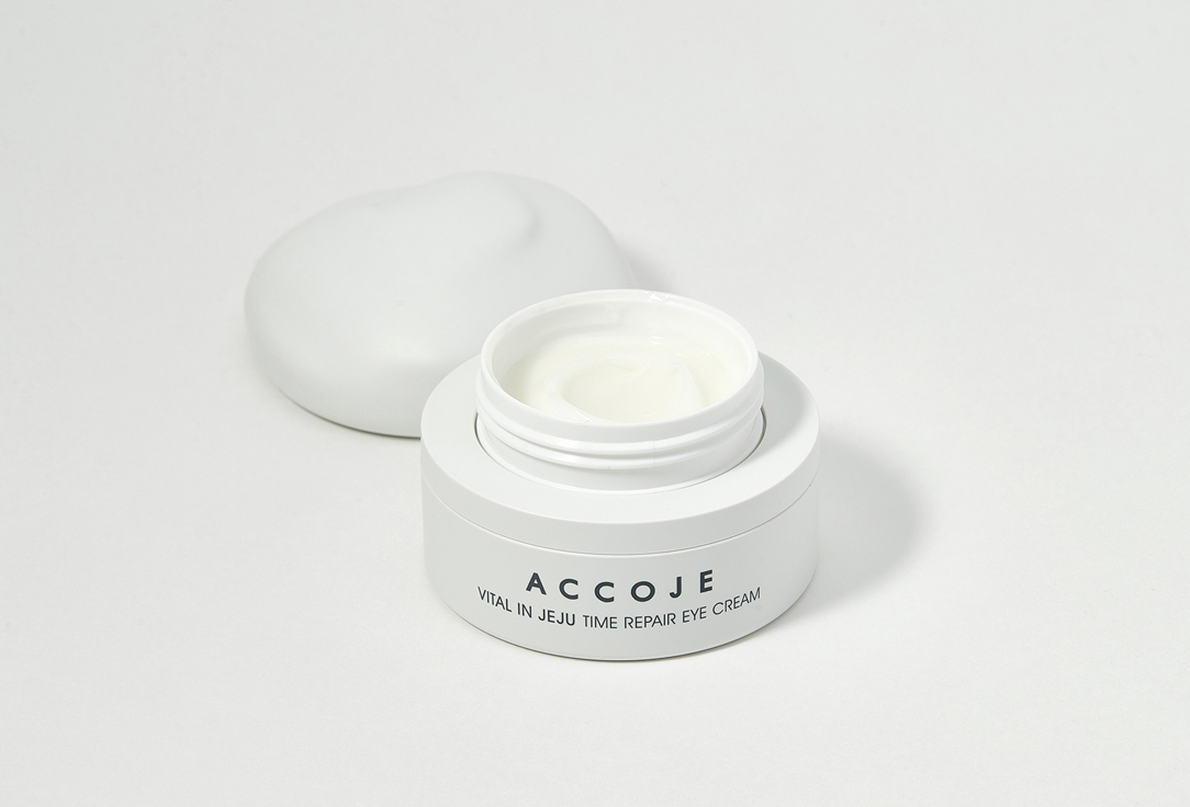 Восстанавливающий крем для кожи вокруг глаз Accoje Vital in Jeju Time Repair Eye Cream 