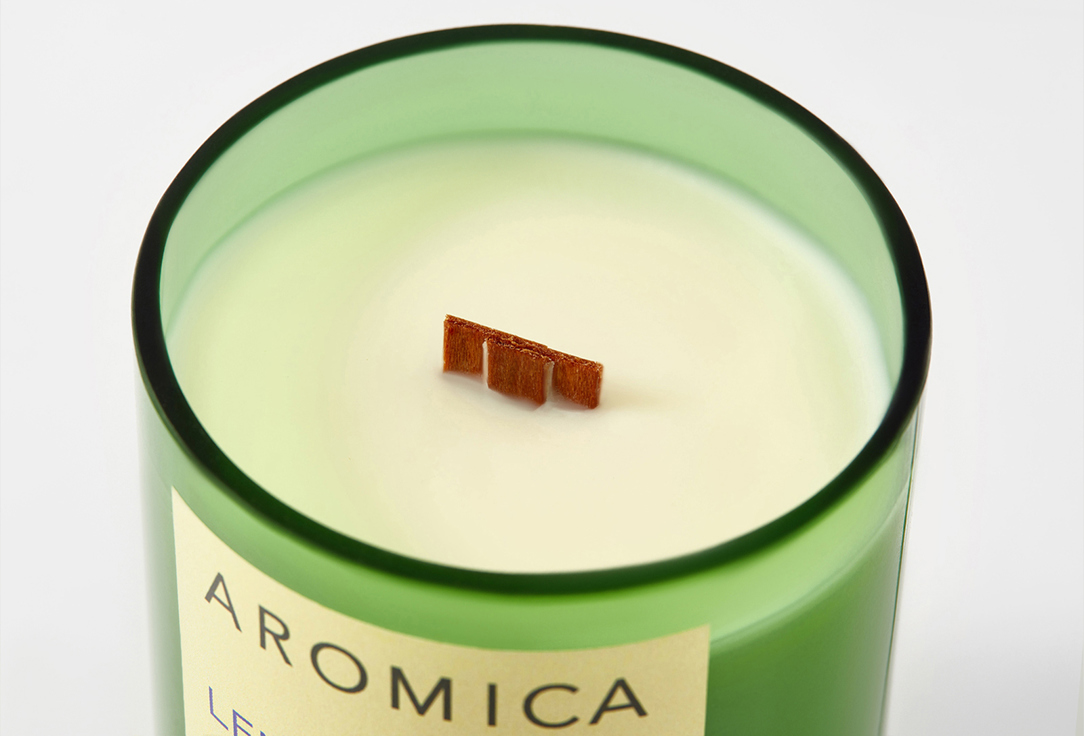 Свеча ароматическая в подсвечнике  AROMICA Teakwood  