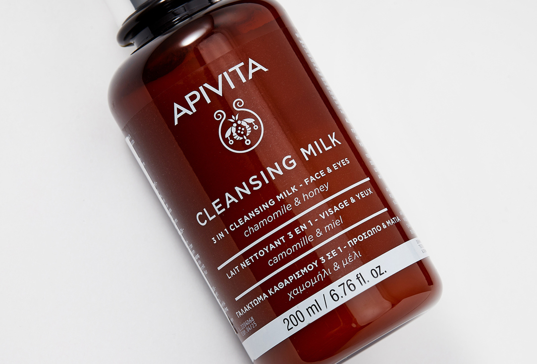 Очищающее молочко 3в1 APIVITA Cleansing milk 