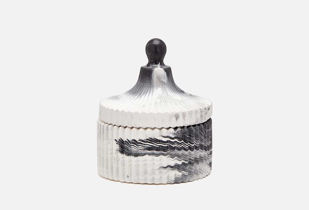 Изображение товара Ароматическая свеча 24.GRAMS Petite Bergamote bielo fema