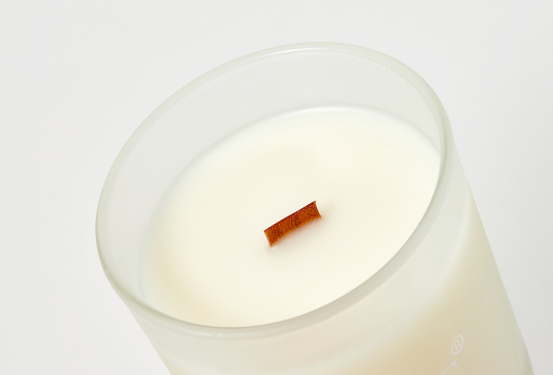 

Ароматическая свеча MOMACANDLE, Cinnamon & Ginger 120 г