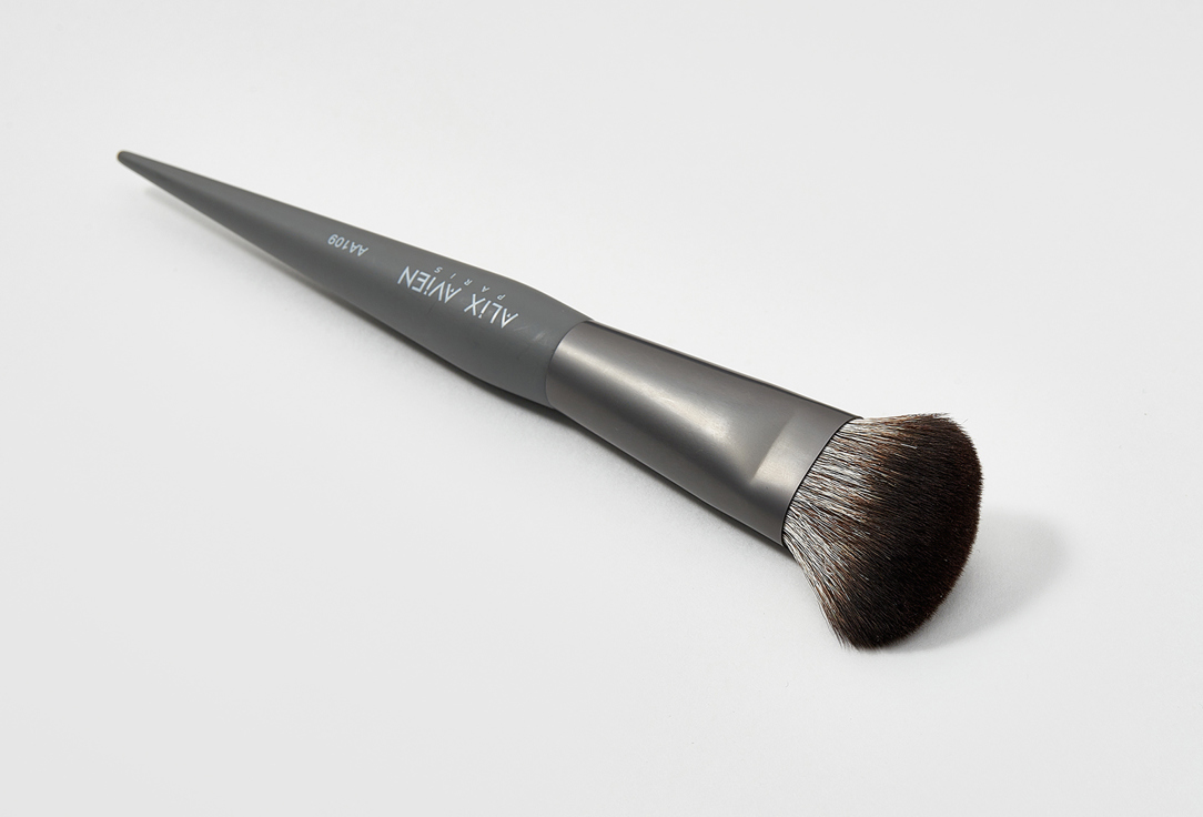 Кисть для макияжа ALIX AVIEN Contour brush 