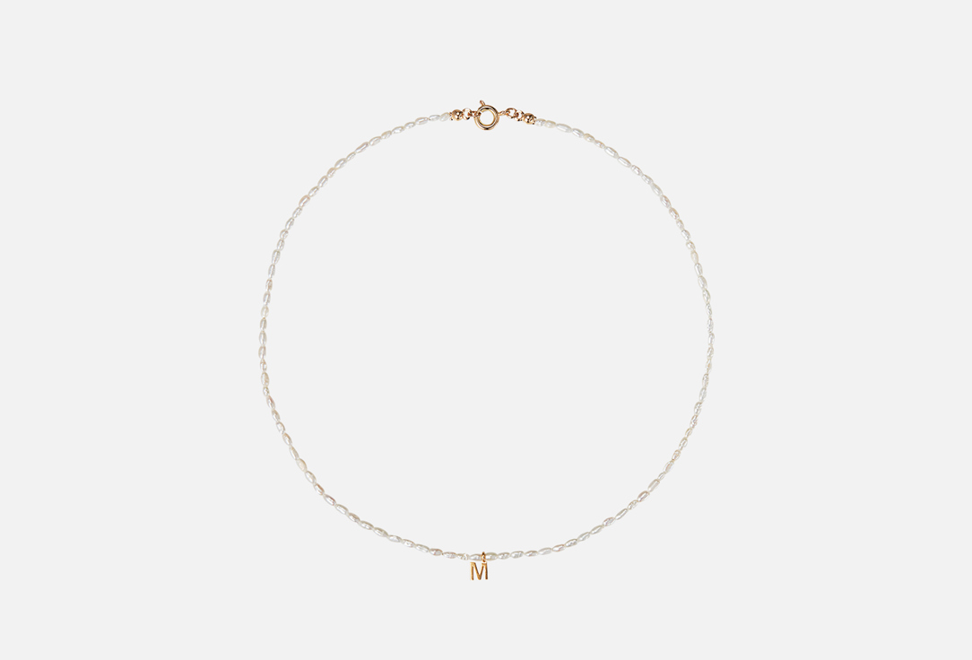 Жемчужное ожерелье RINGSTONE With a gilded letter M 1 шт ожерелье ringstone blanc жемчужное с золотыми жемчужинами