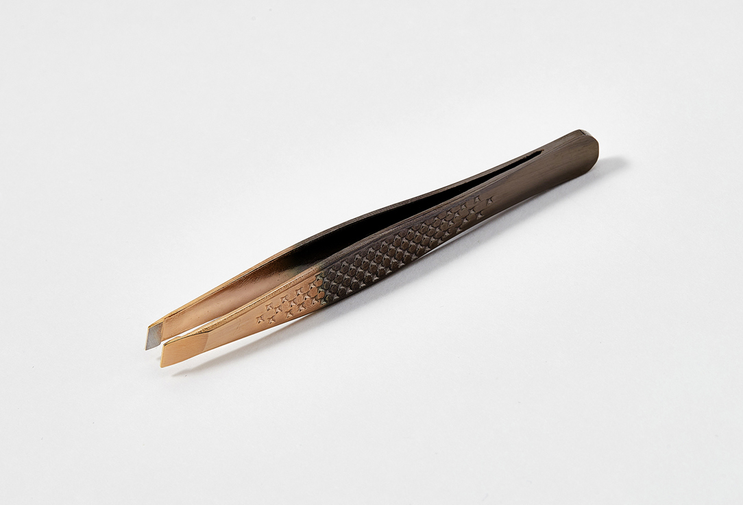 Пинцет для бровей Evabond Eyebrow tweezers straight 