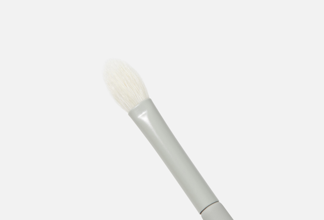 FOR ME by gold apple факелообразная Кисть для теней  Pointed crease definer brush