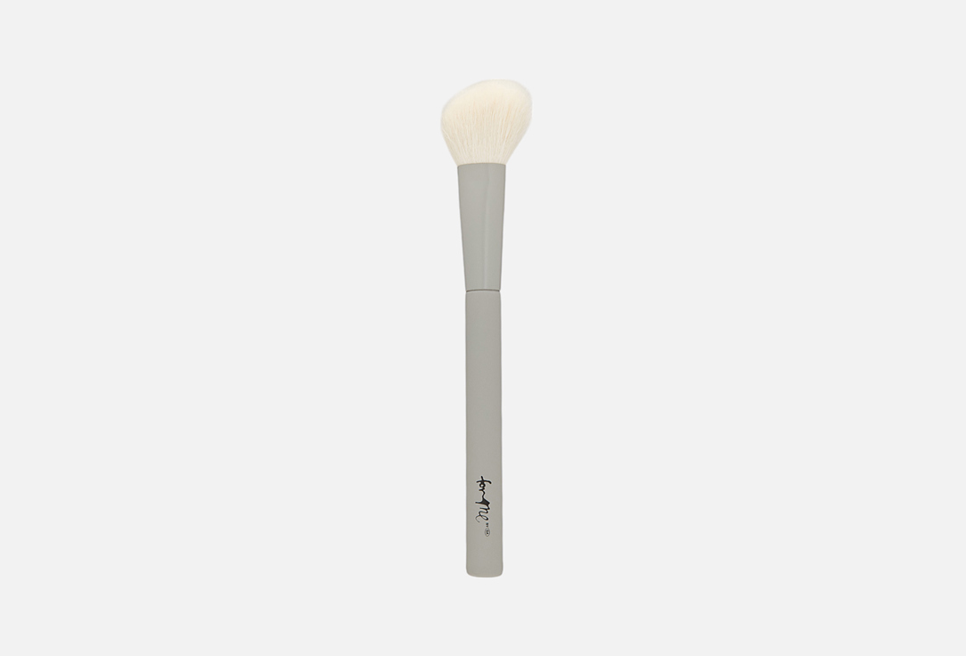 Изображение товара Скошенная кисть для румян FOR ME by gold apple Angled blush brush 17 см натуральный ворс