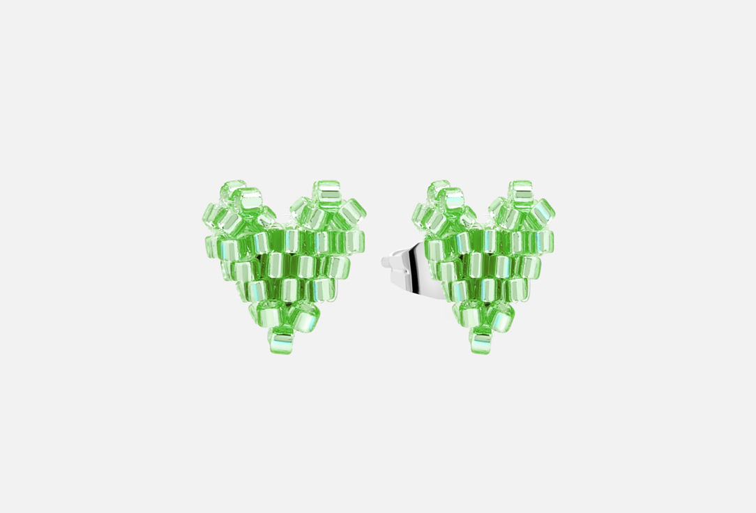 серьги BEADED BREAKFAST Heart shaped tiny earrings Pale-green 2 шт