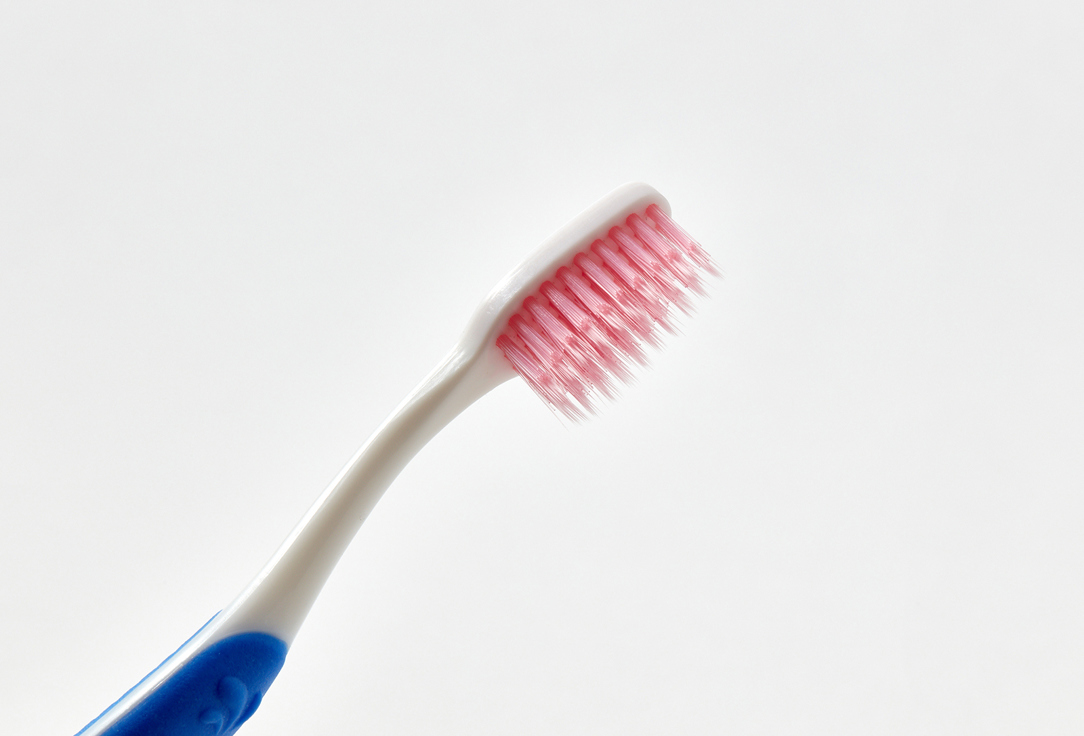 Зубная щетка Dental Care Fluorine Toothbrush  