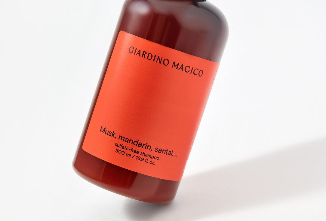 Бессульфатный шампунь для волос GIARDINO MAGICO Musk, mandarin, santal 