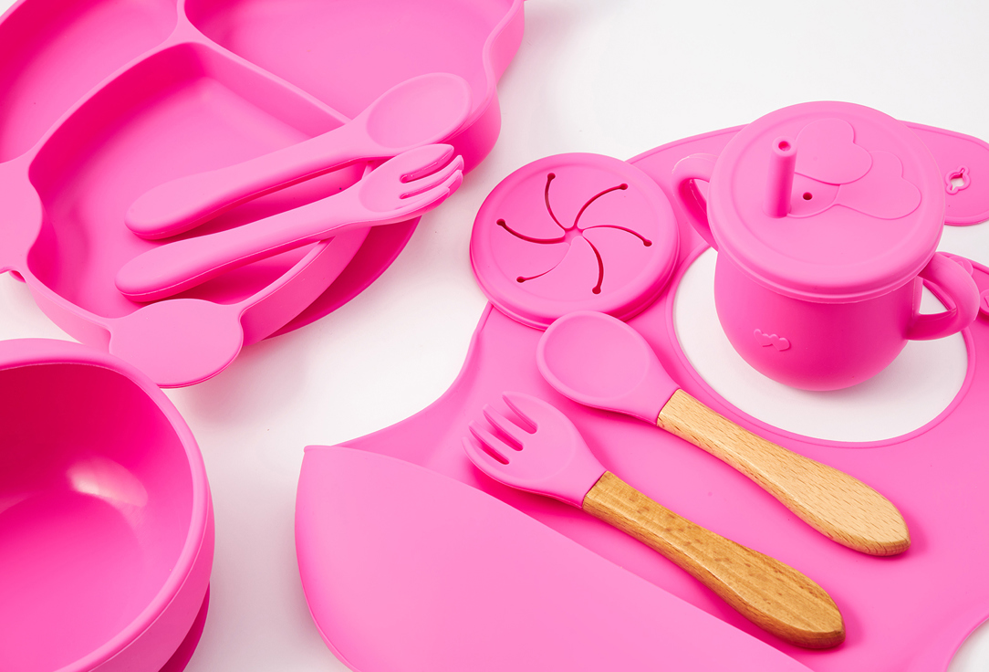 Набор посуды для кормления Play Kid 11 предметов розовый