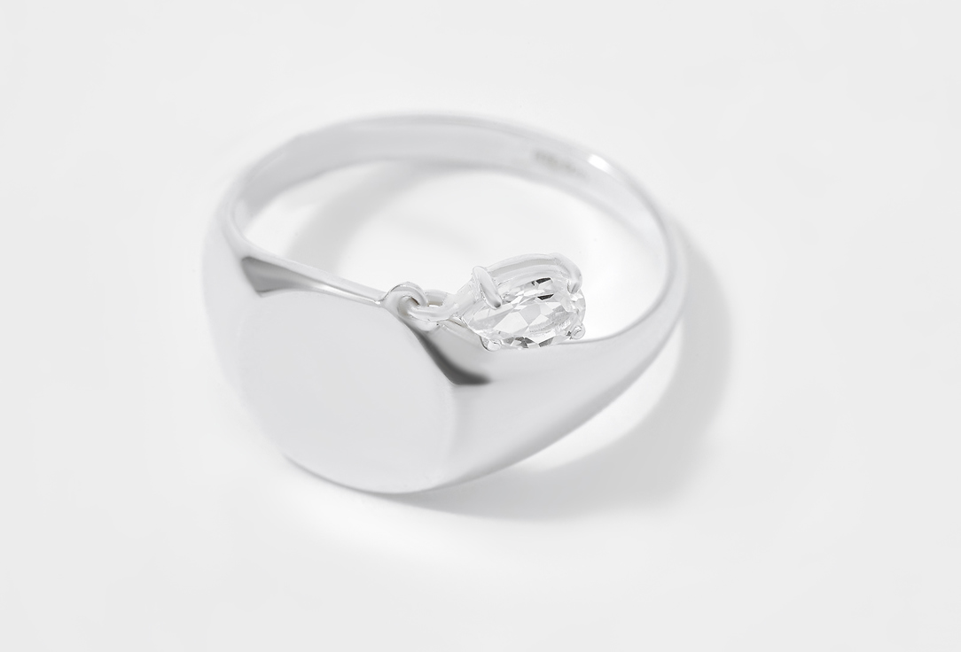 Кольцо-печатка серебряное Moonka с белым топазом родий 