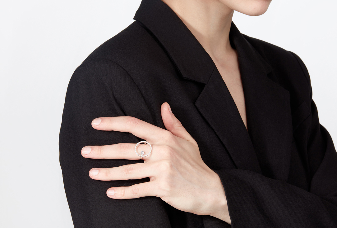 

Кольцо серебряное PEPELA JEWELRY, Сфера с фианитами 17,5 мл