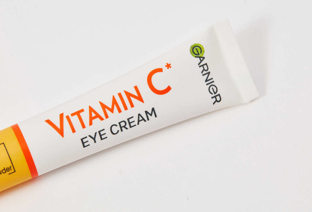 крем для кожи вокруг глаз Garnier vitamin c 