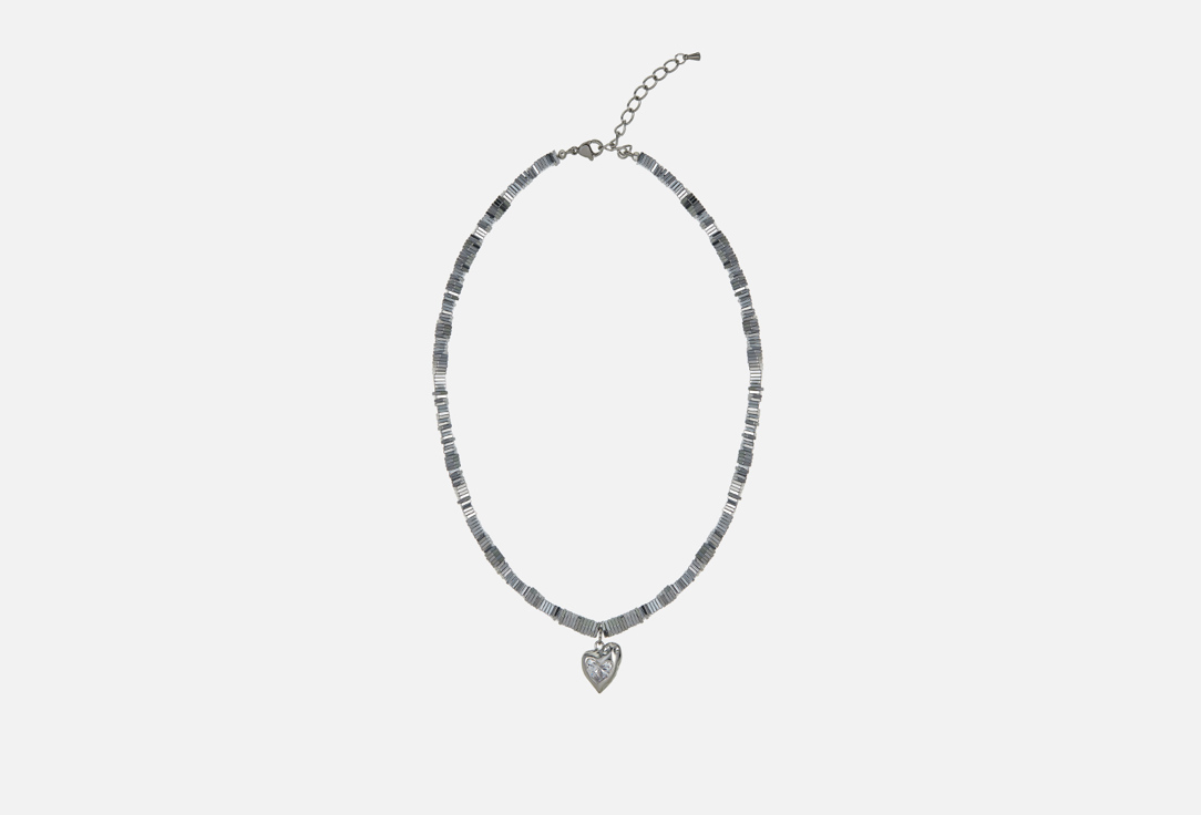 Изображение товара колье из гематита с кулоном Фетиш hematite necklace with a heart-shaped pendant silver color