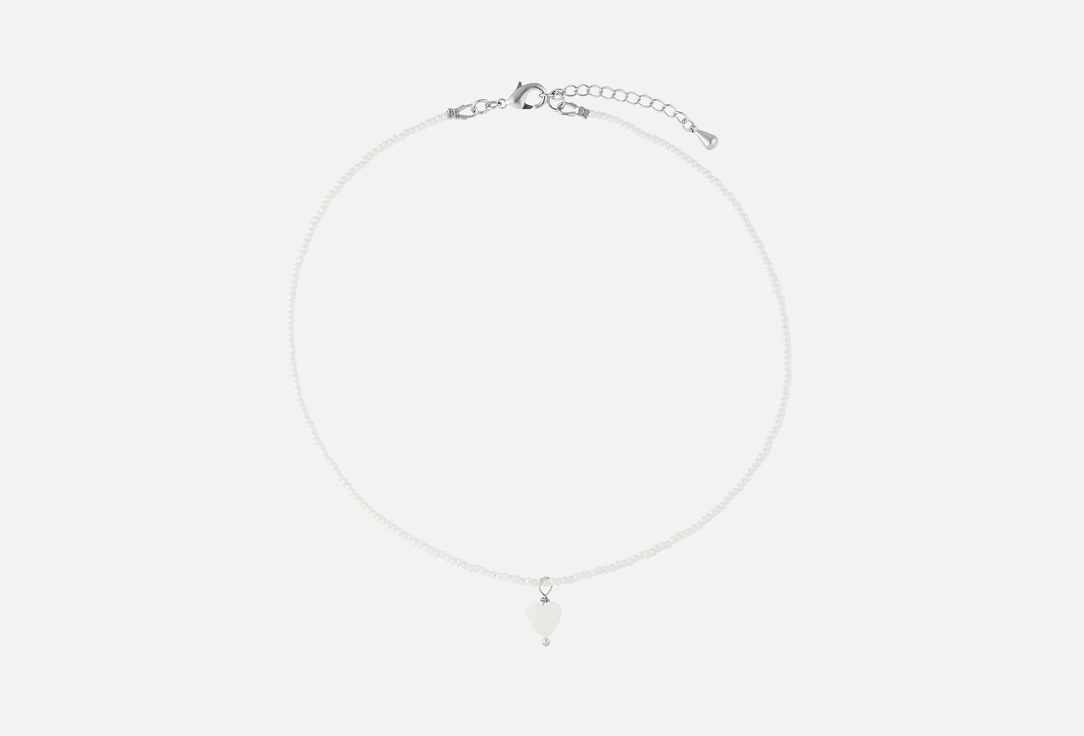 Изображение товара Чокер 19.stone Choker made of fine artificial pearls with a heart pendant