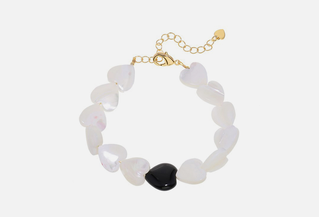 Bracelet with pearl beads in the shape of a heart gold 1 шт