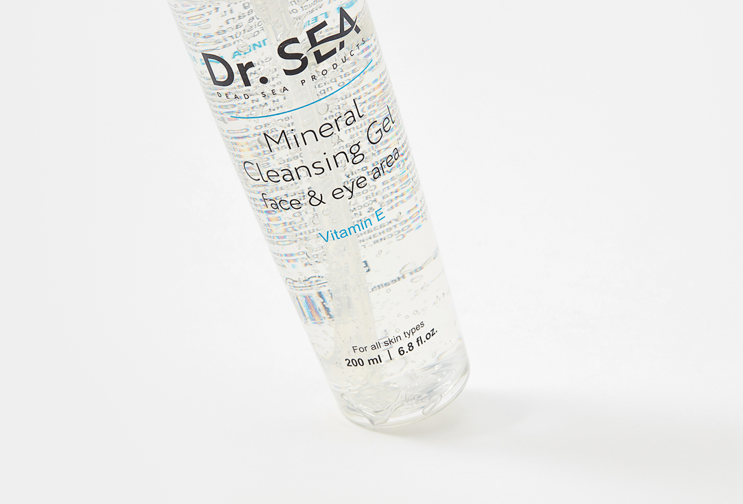 Очищающий минеральный гель для лица и глаз Dr.Sea VITAMIN E 