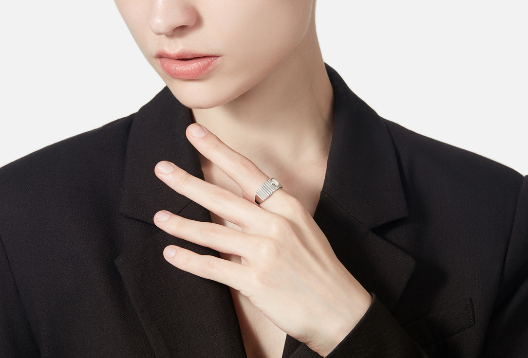 

Кольцо серебряное THE SI, Interlacing 16 мл