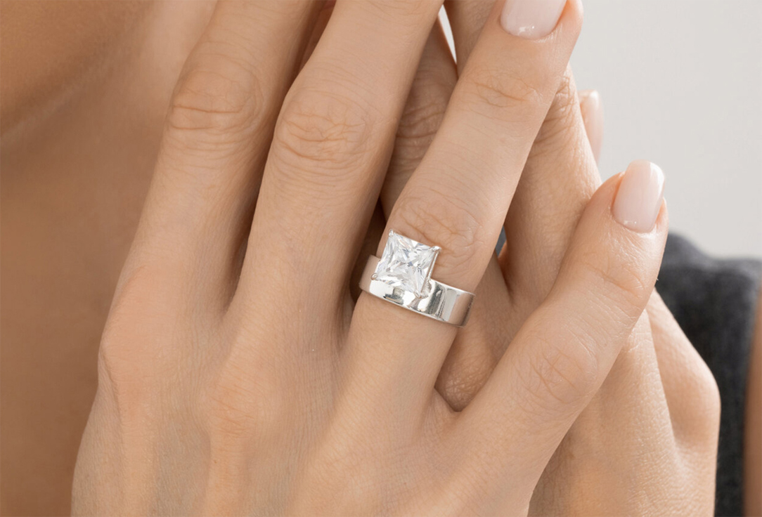 

Кольцо серебряное DIAMANT, Фианит 17,5 мл