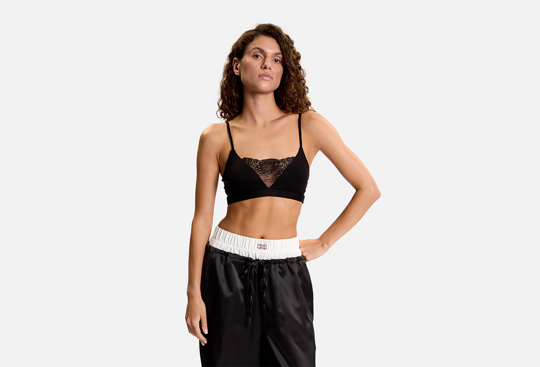 Изображение товара Женский спортивный кроп-топ Astella черный с кружевом и регулируемыми бретелями