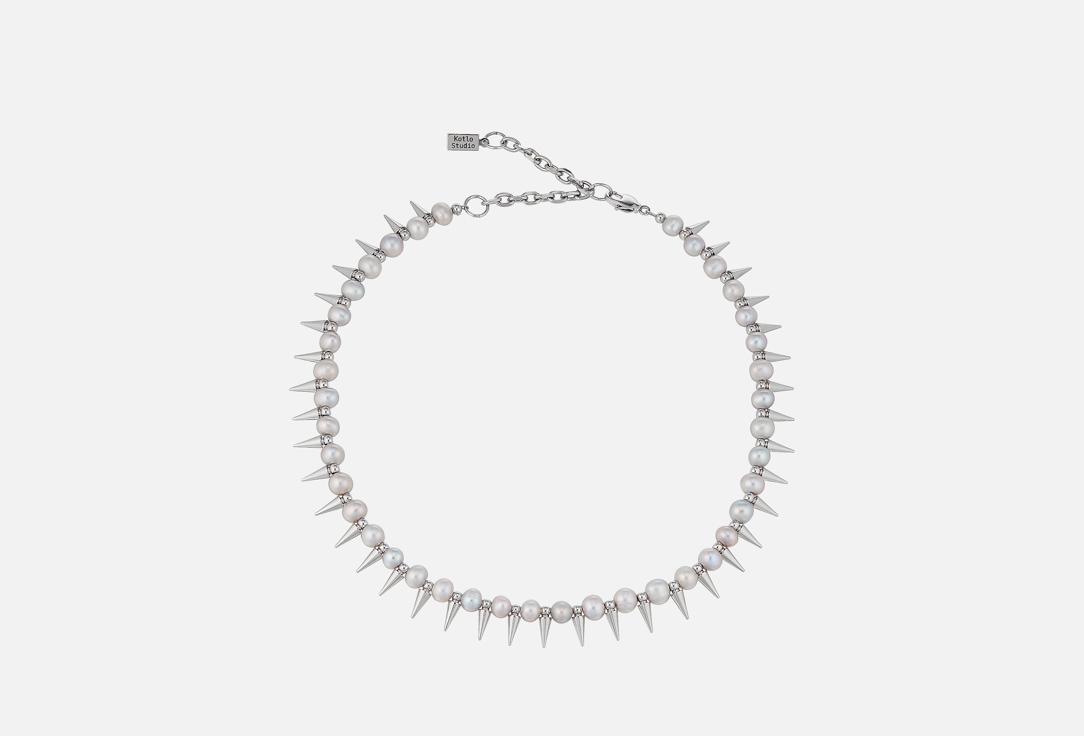 Изображение товара Колье Kotlo Studio Punks Not Dead 2.0 из натурального жемчуга с шипами