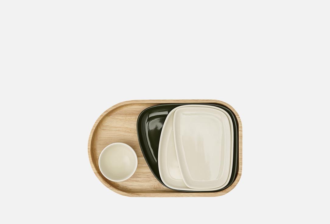 Изображение товара Набор сервировочных тарелок Liberty Jones Sorrento, на деревянном подносе