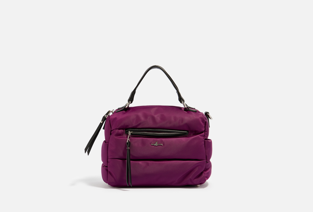 Изображение товара Трендовая нейлоновая сумка с объемным наполнителем и ремнем до 146 см