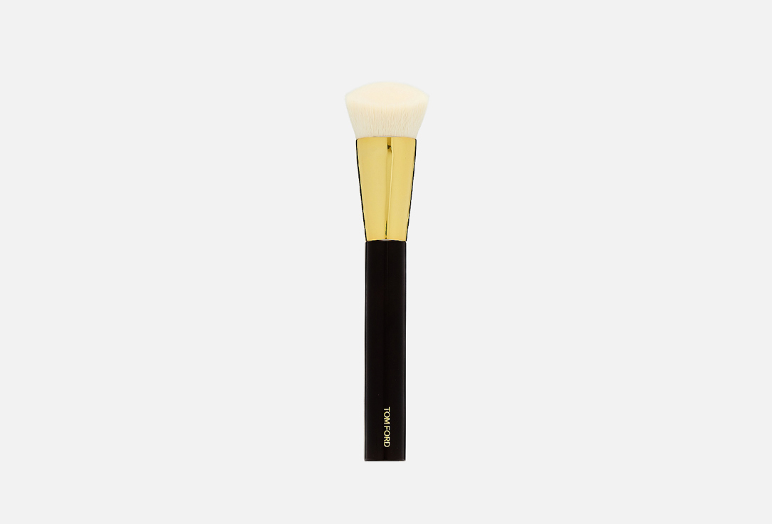 Изображение товара Кисть для тональной основы Tom Ford Shade and illuminate foundation brush 2.5