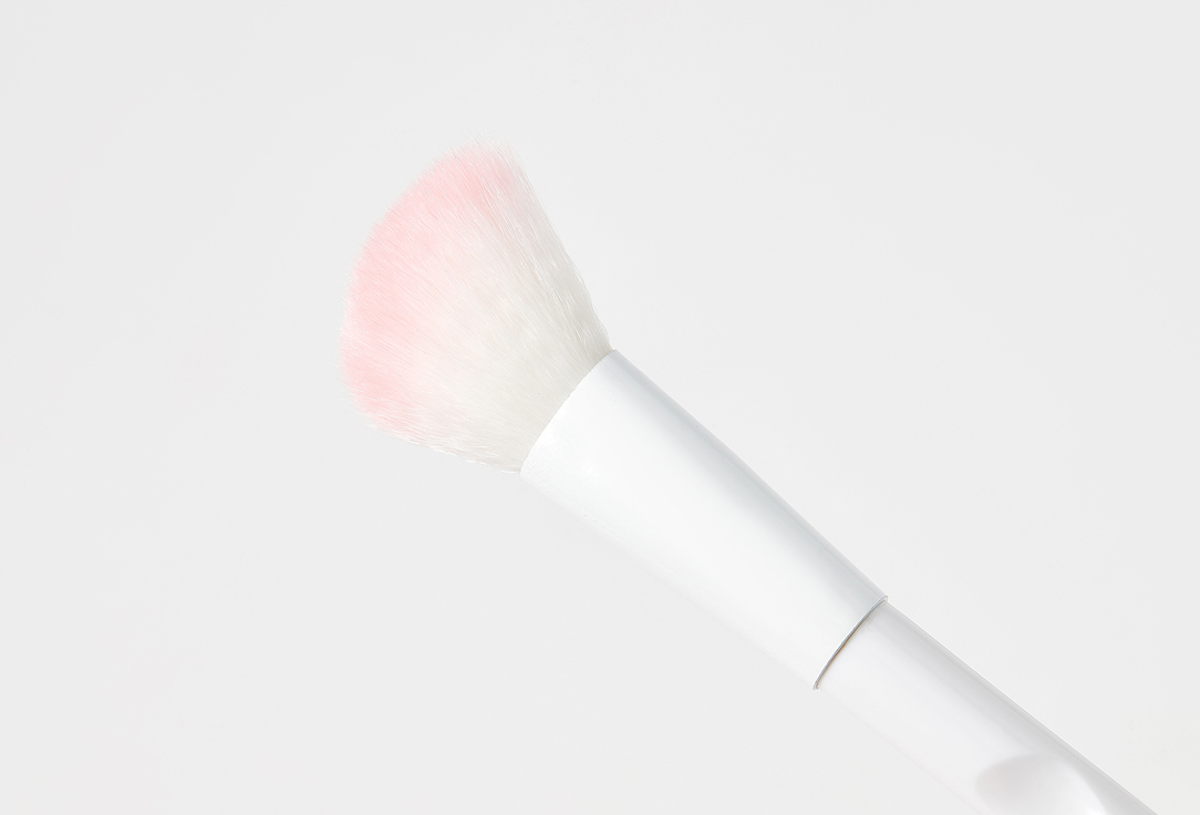 Кисть для нанесения макияжа  Wet n Wild Brush 