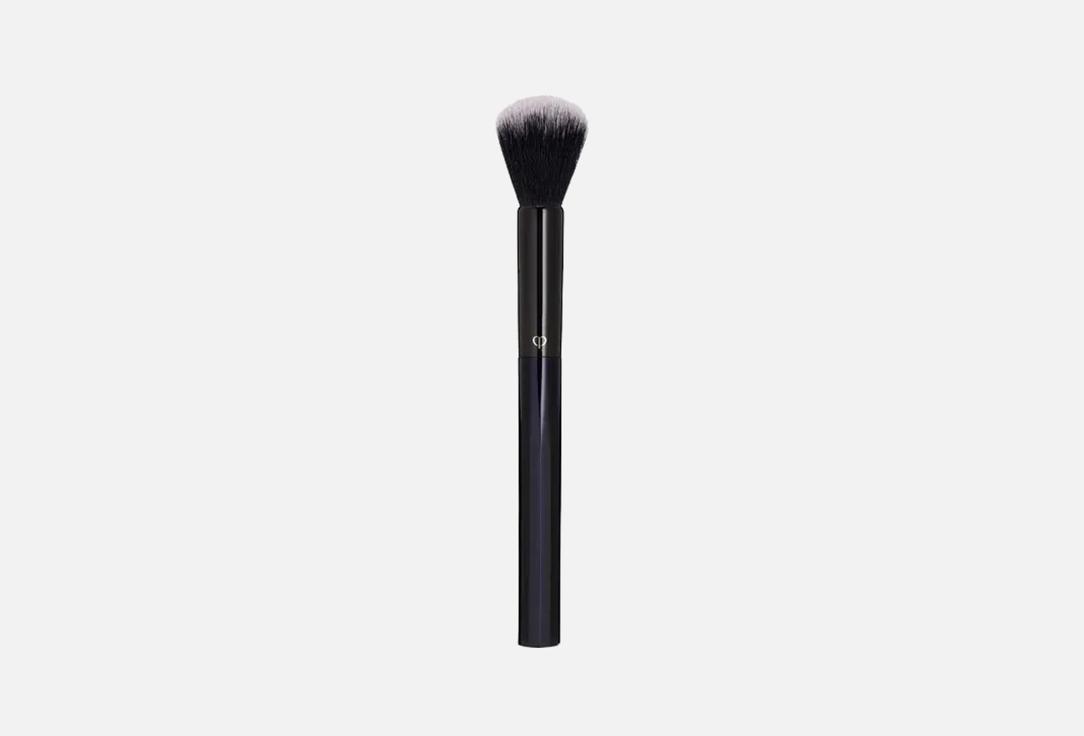 Изображение товара Кисть для румян CLÉ DE PEAU BEAUTÉ Brush (powder & cream)