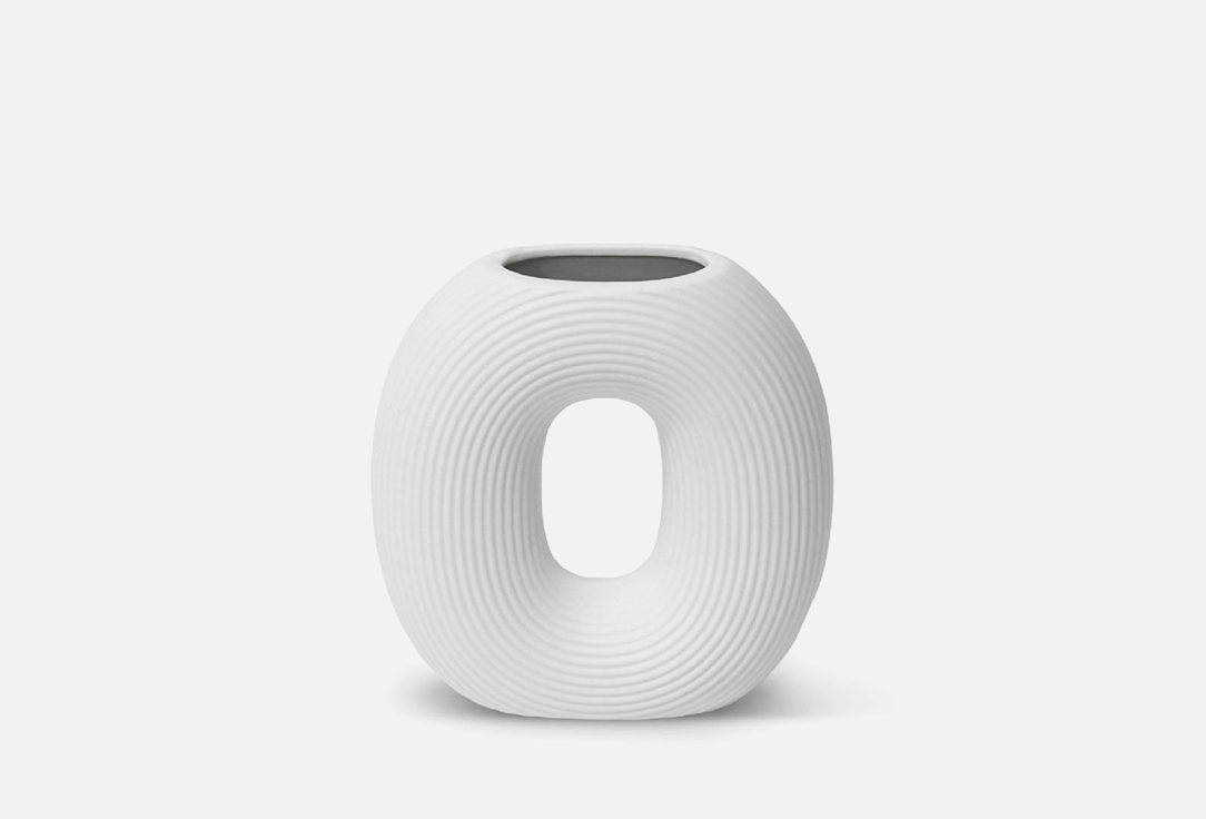 Изображение товара Элегантная белая керамическая ваза Осло 15,2 см для цветов и декора