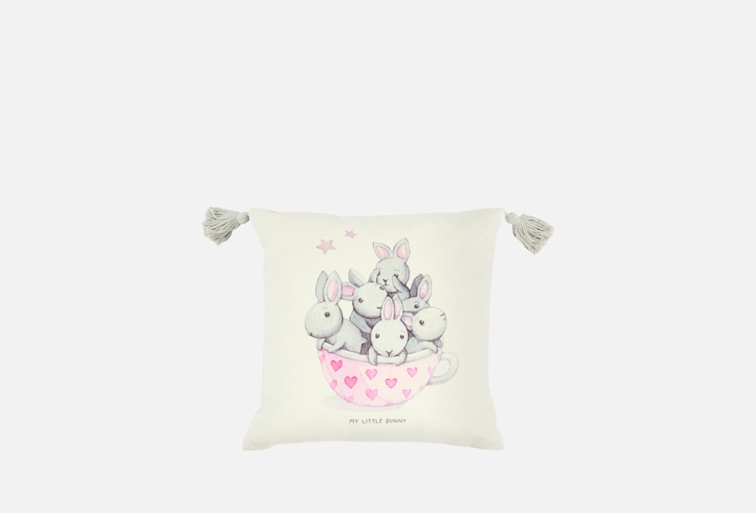 Bunnies белая с кисточками, 40х40 1 шт