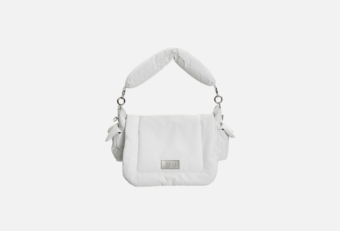 Изображение товара Сумка Pisca Pillow Mini белая - стильный и практичный аксессуар