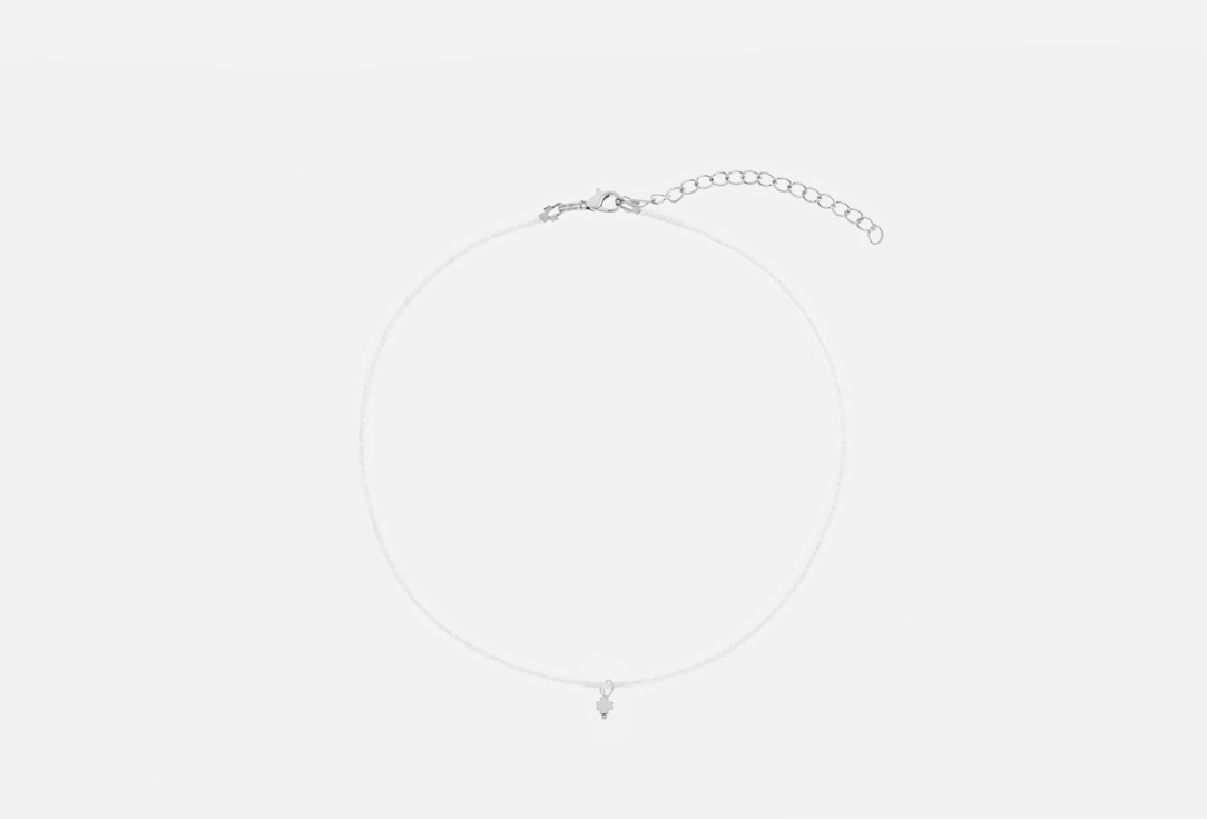 Бисер с серебряным клевером 1 шт