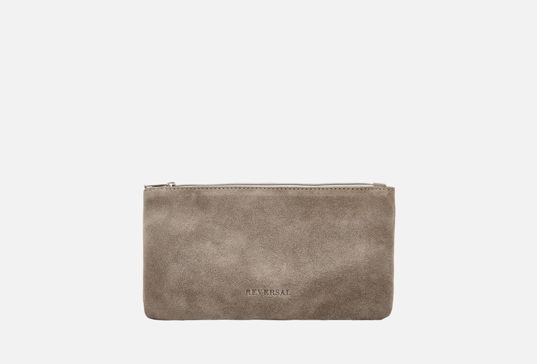 Изображение товара Косметичка Reversal из натуральной замши светло-серого цвета для органайзинга