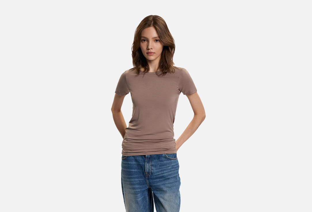 Изображение товара Женская бежевый облегающая футболка из бамбука и эластана Tactilica