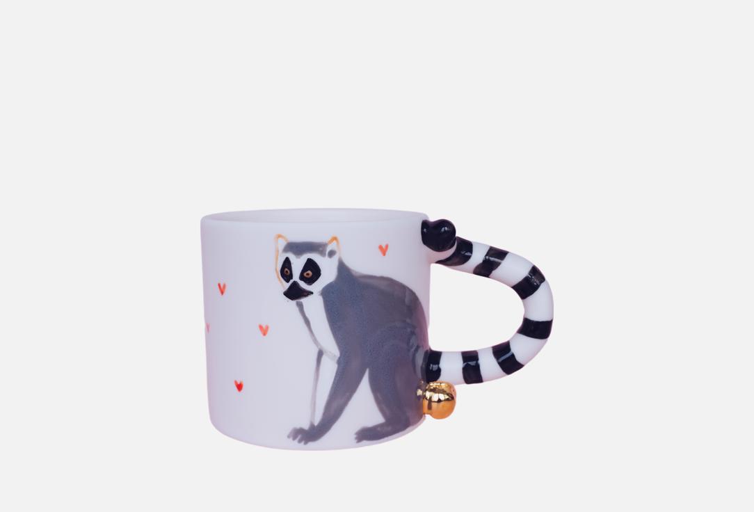 

Кружка POKHERA, Мультиколор, Лемур c золотыми бубенцами и девочкой Лемура в сердечках 1 шт