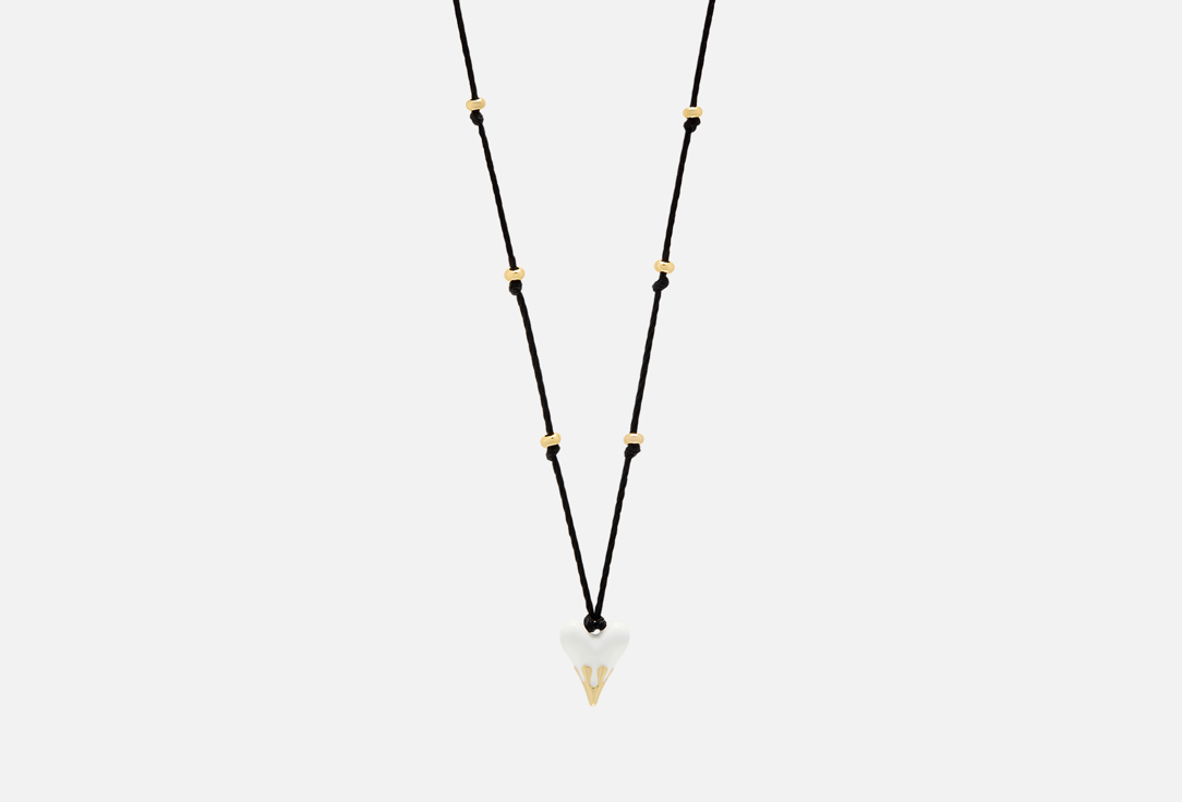 

Колье MR&MRS WOLF, Neck lanyard with white heart 1 шт