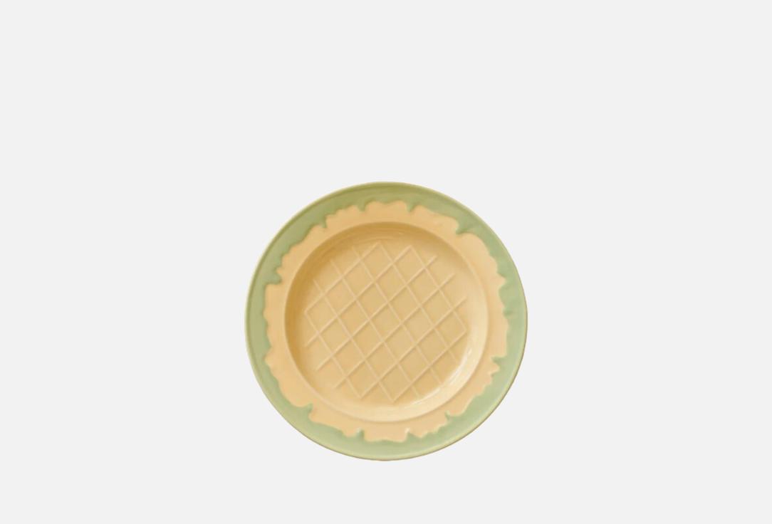 Изображение товара Керамическая тарелка ROOMI с зеленой глазурью 20,5 см в форме вафли