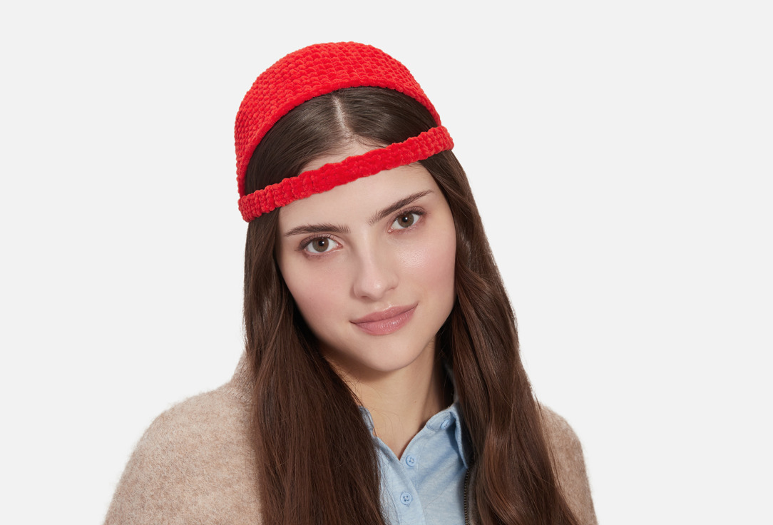 Изображение товара Маленькая зимняя шапка с повязкой из микрополиэстера ручная работа